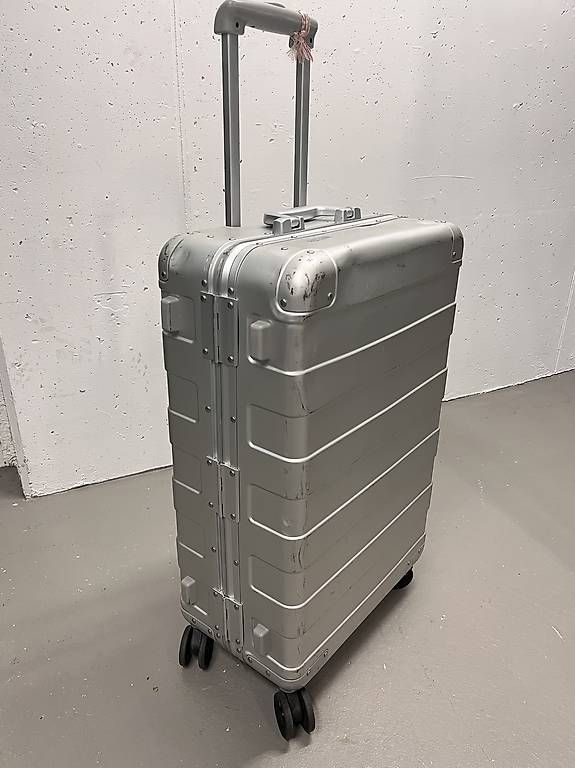 Reisekoffer: Muji Aluminiun Rollkoffer, 60 Liter – Gebraucht aus Zürich von joe_zh8048 1