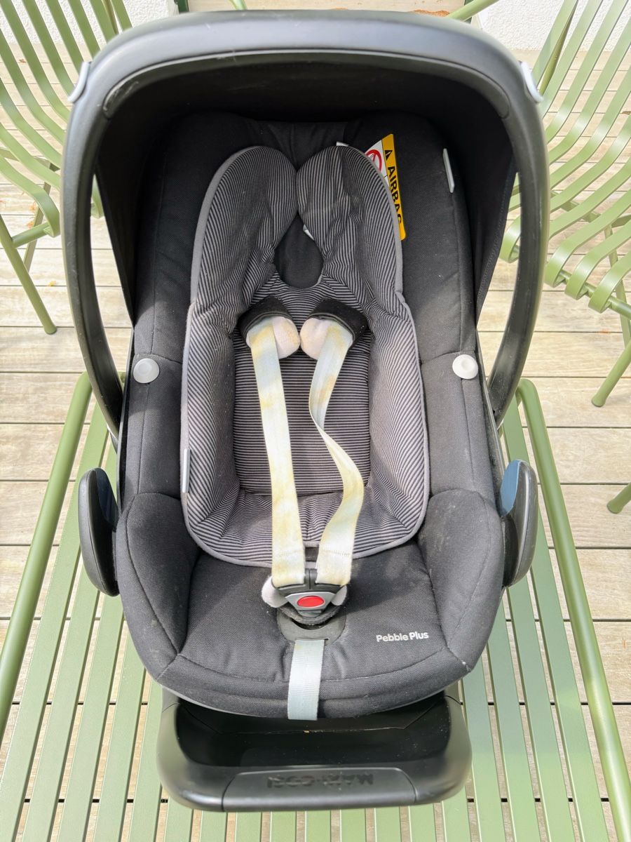 Maxi-Cosi Seggiolini per auto: Maxi-Cosi Pebble Plus + 2wayFix ISOFIX Basis – Usato da Zürich venduto da ChrisG24 1