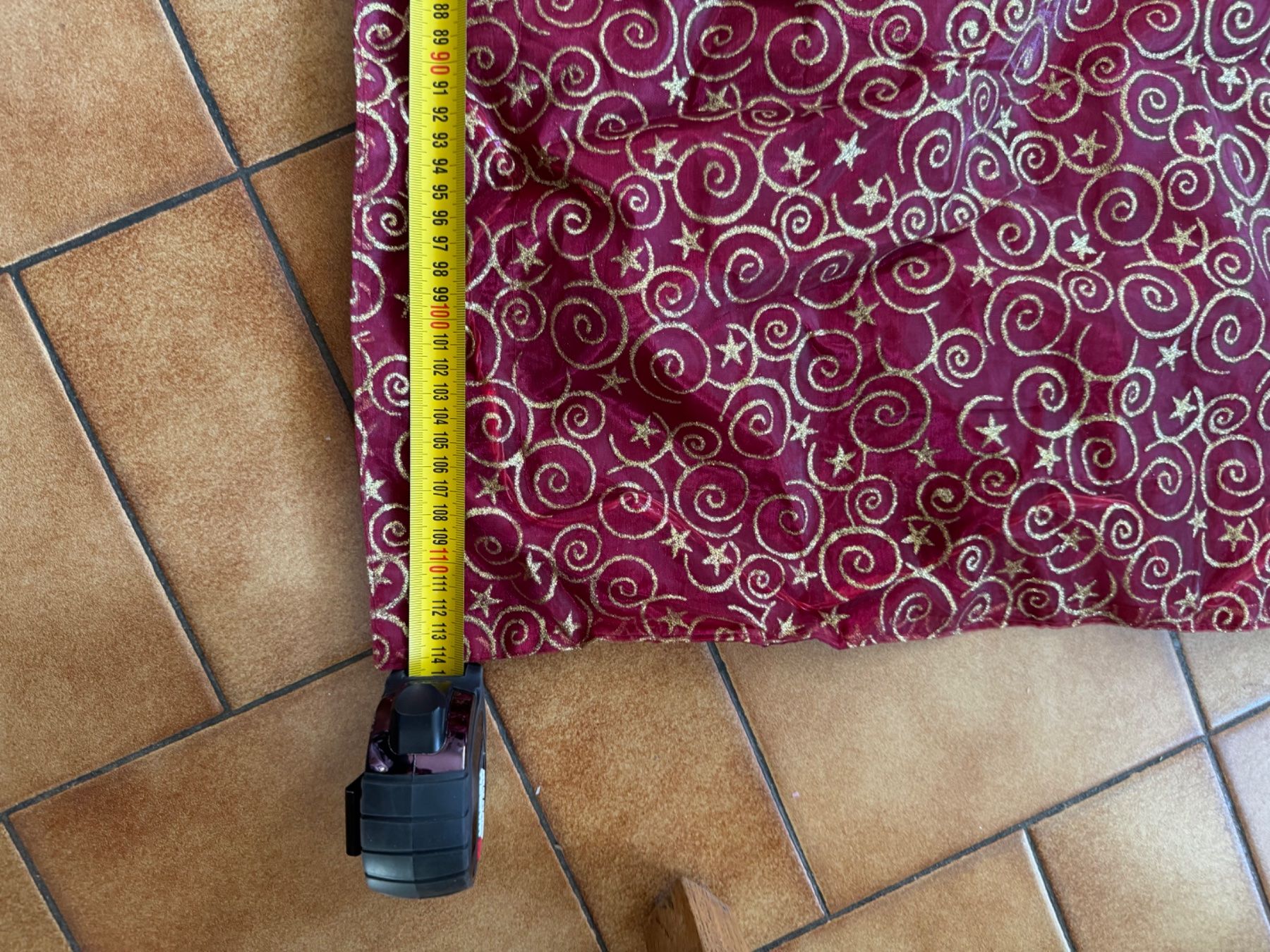 Tessuti: Nappe de Noël lumineuse 115 x 115 – Usato da Veyrier venduto da kimedovapa 2