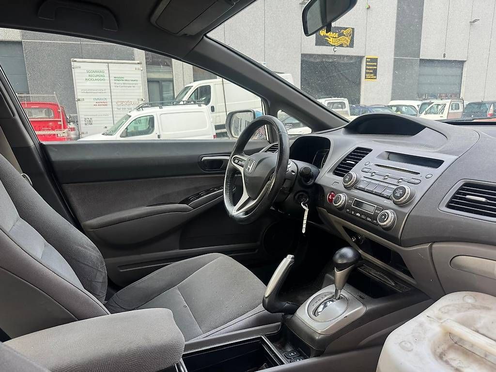 Autos: HONDA Civic 1.3 iDSi IMA Hybrid – Gebraucht aus Cadenazzo von LuismacchineSagl 2