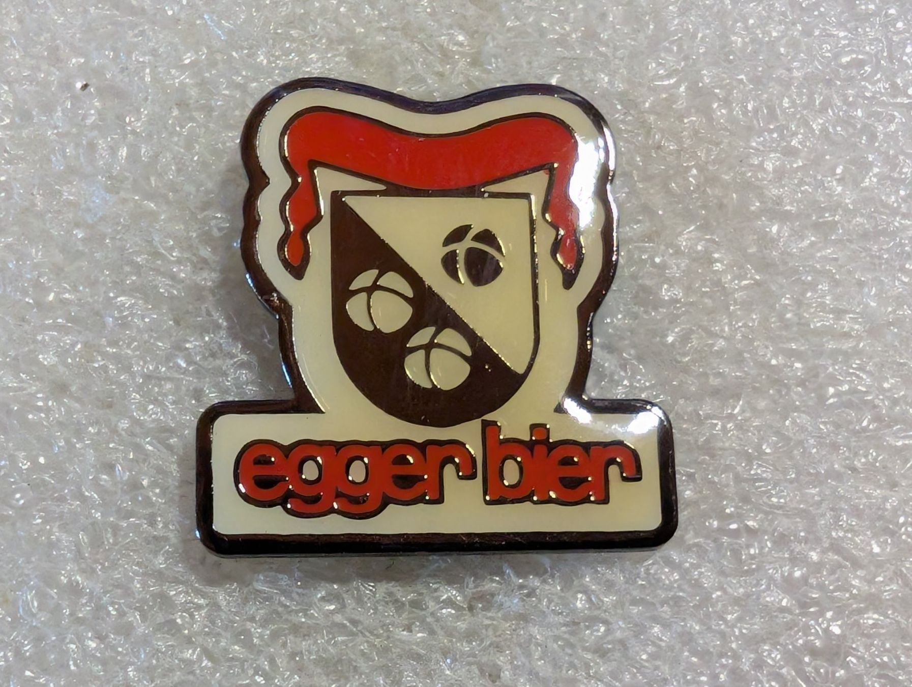 Plaketten & Abzeichen: Ansteckpin 162: Egger Bier – Gebraucht aus Oppligen von Pin-Fall-Shop
