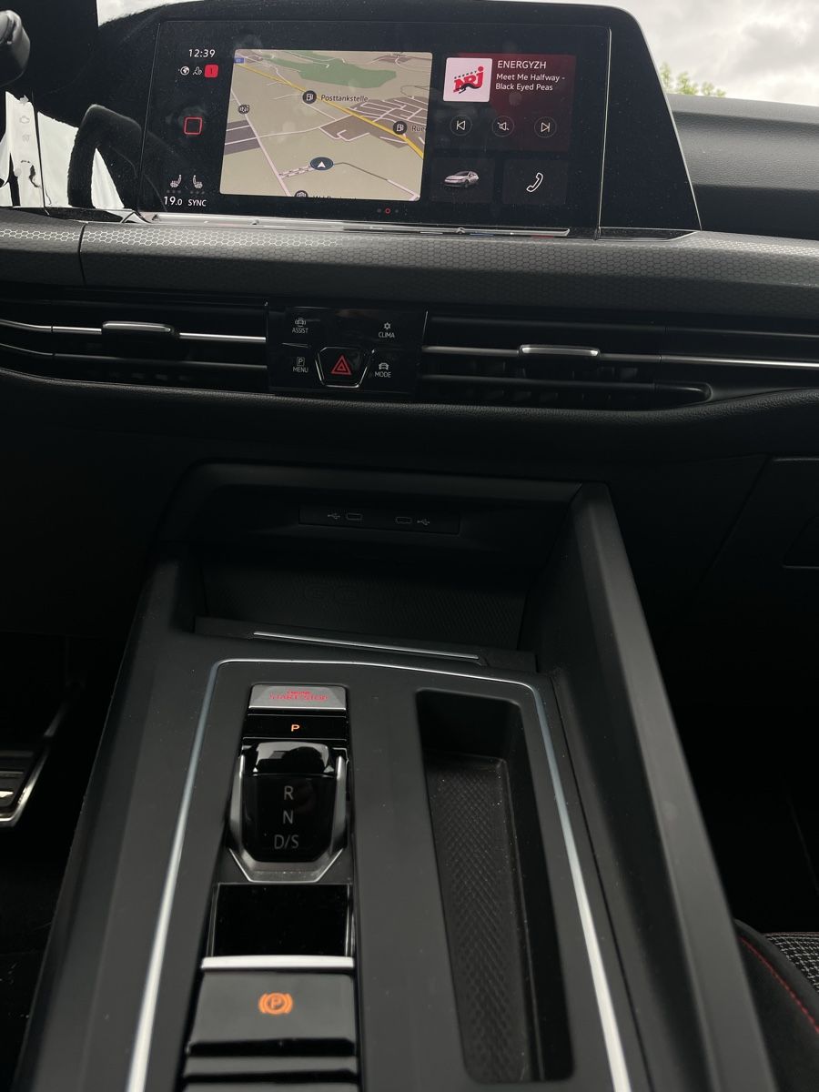 VW Automobili: VW Golf 8 GTI Black Edition – Usato da Balsthal venduto da fam_27g8 5