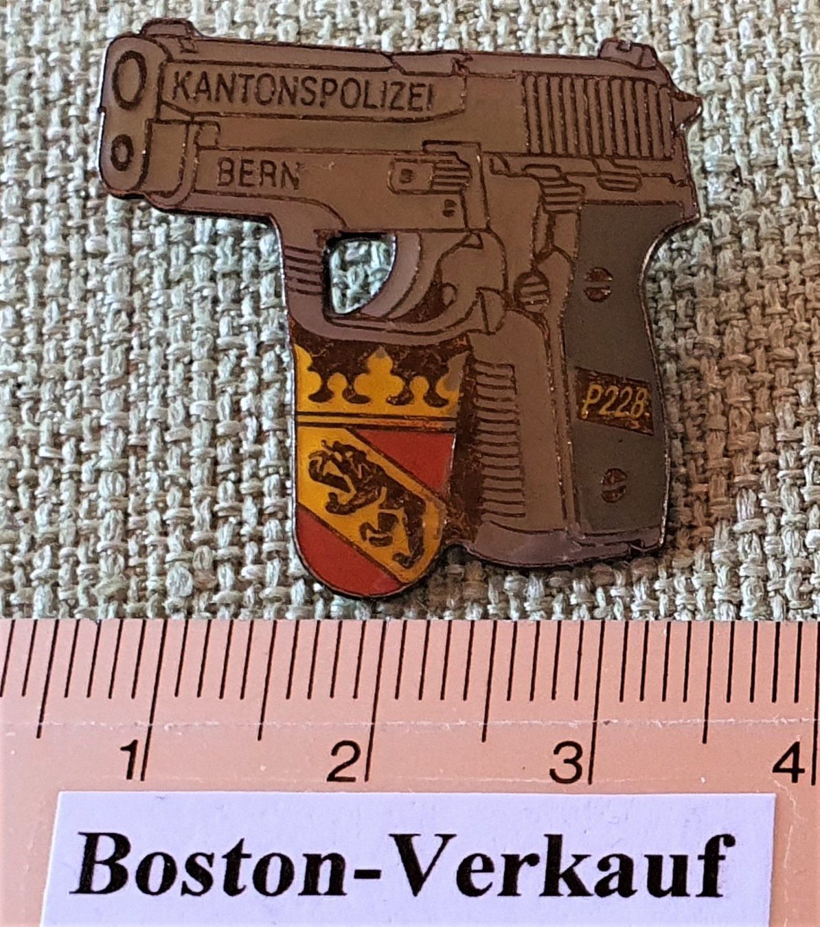 Placchette & Badge: E257F - Pin Kantons Polizei Pistole P228 Bern – Usato da Reinach BL venduto da Boston-Verkauf 1