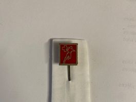 Epinglette broche Croix-Rouge et coureur- Vintage rare!