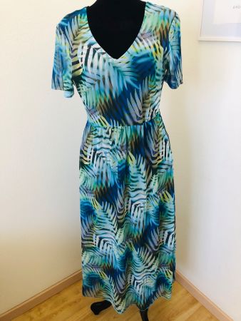 Sommerliches Maxikleid mit Palmenmuster, Grösse 36