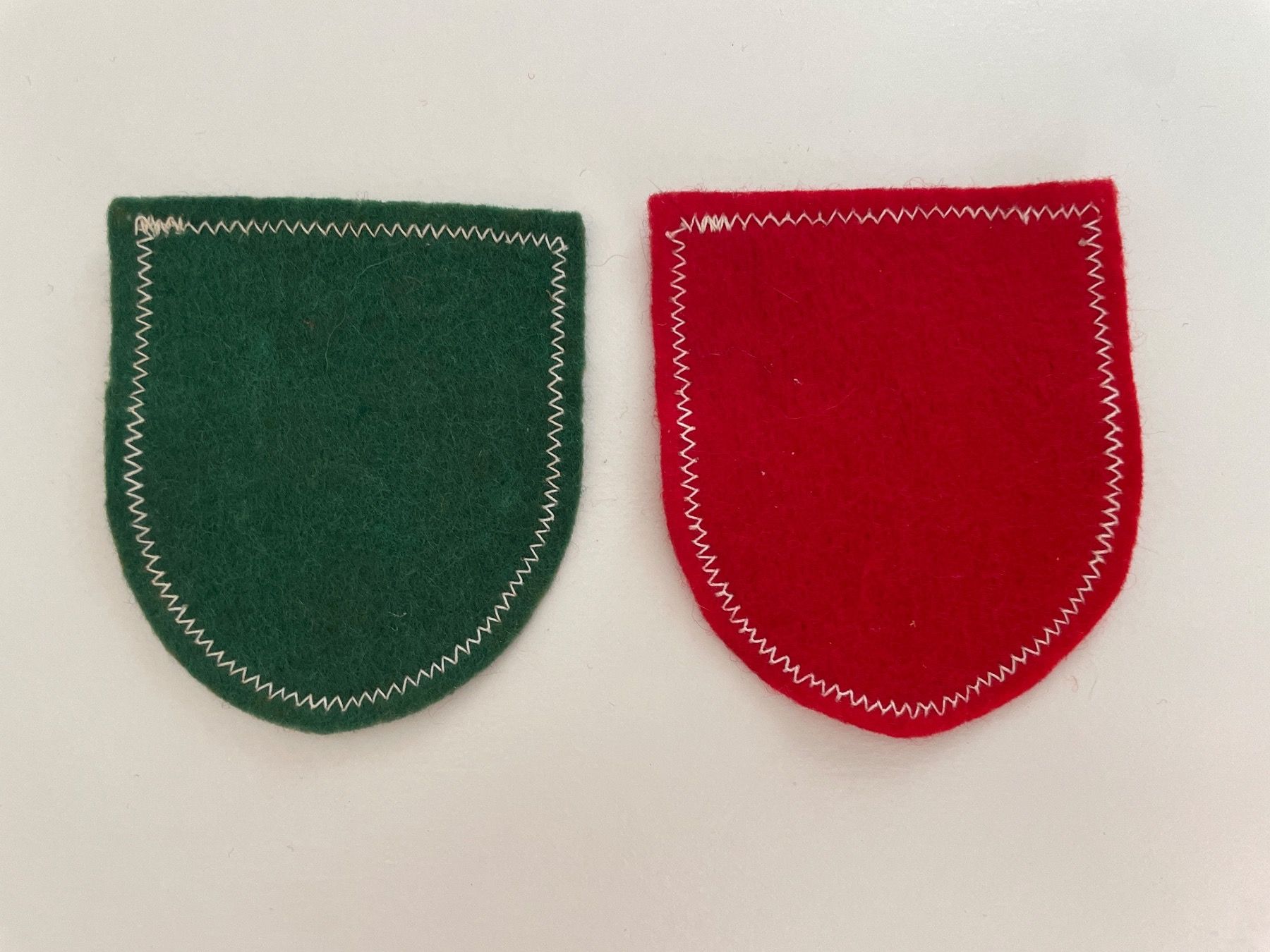 Placchette & Badge: 2 x Wanderabzeichen Lugano San Salvatore – Usato da Winterthur venduto da cheerio97 3