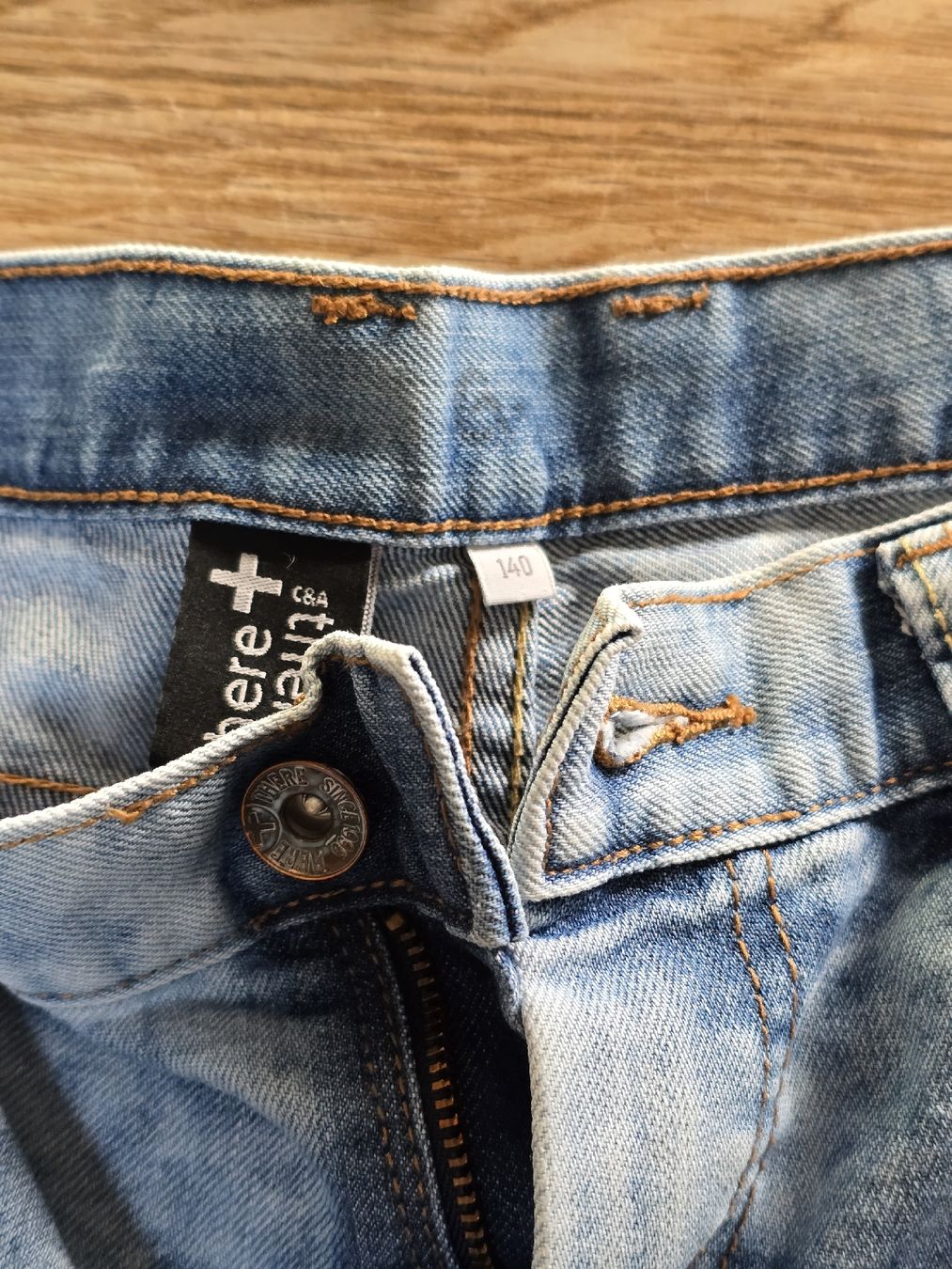 Pantaloni: 2 Jeans kurze Hose, Kinder Grösse 140  – Usato da Morschach venduto da Monikawi 1