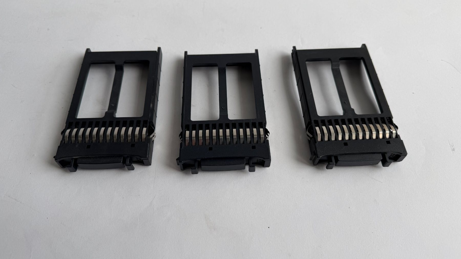 Hewlett Packard Server: HP Proliant HDD 2.5" Blindabdeckung Server G5 / G6 / G7 – Usato da Huttwil venduto da Thoste 1