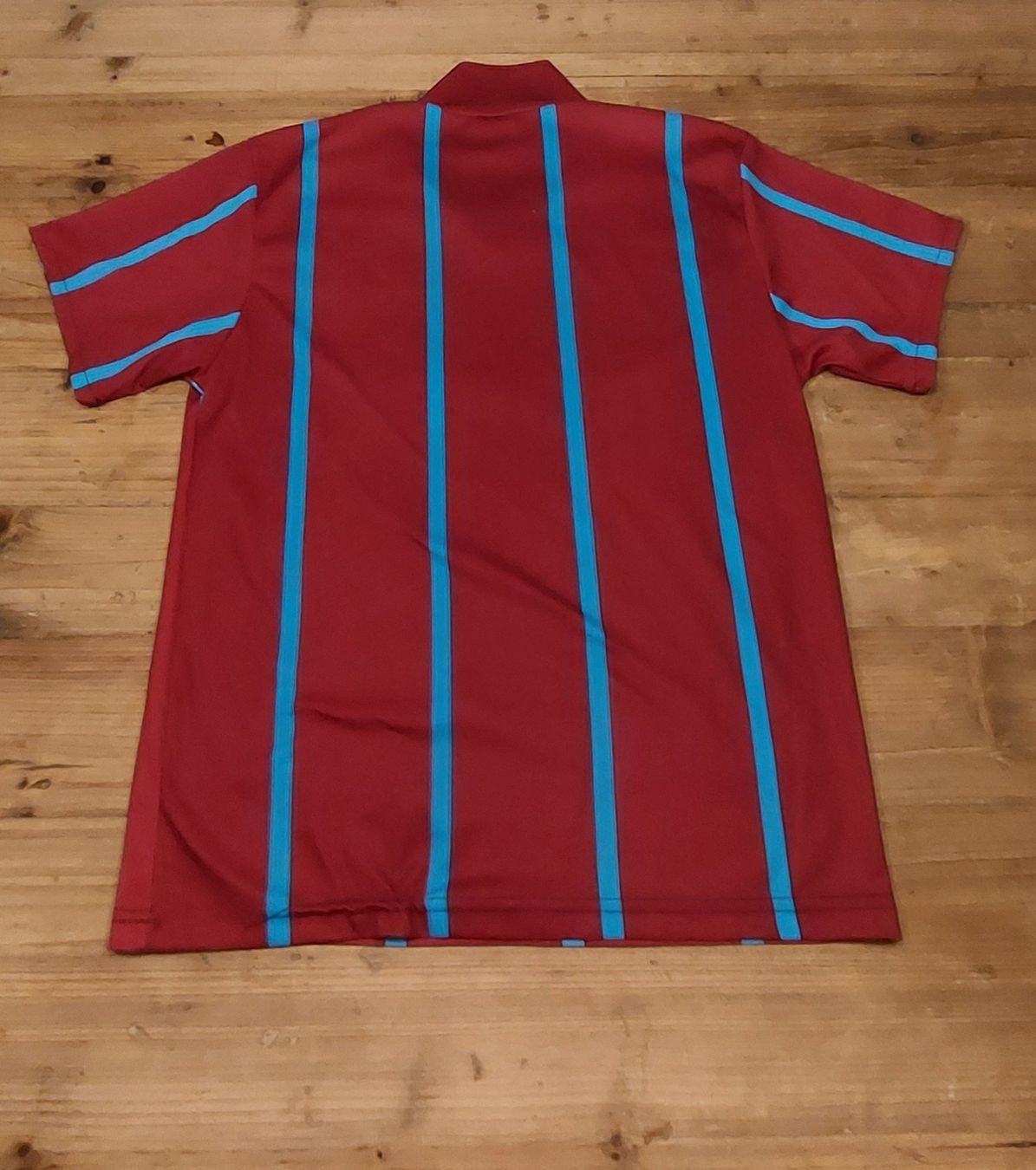 Maglie: Aston Villa Sponsor Muller  S-M – Usato da Bellinzona venduto da  2