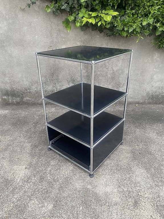 USM Scaffali: USM Beistelltisch / Regal Schwarz – Usato da Basel venduto da ssrover
