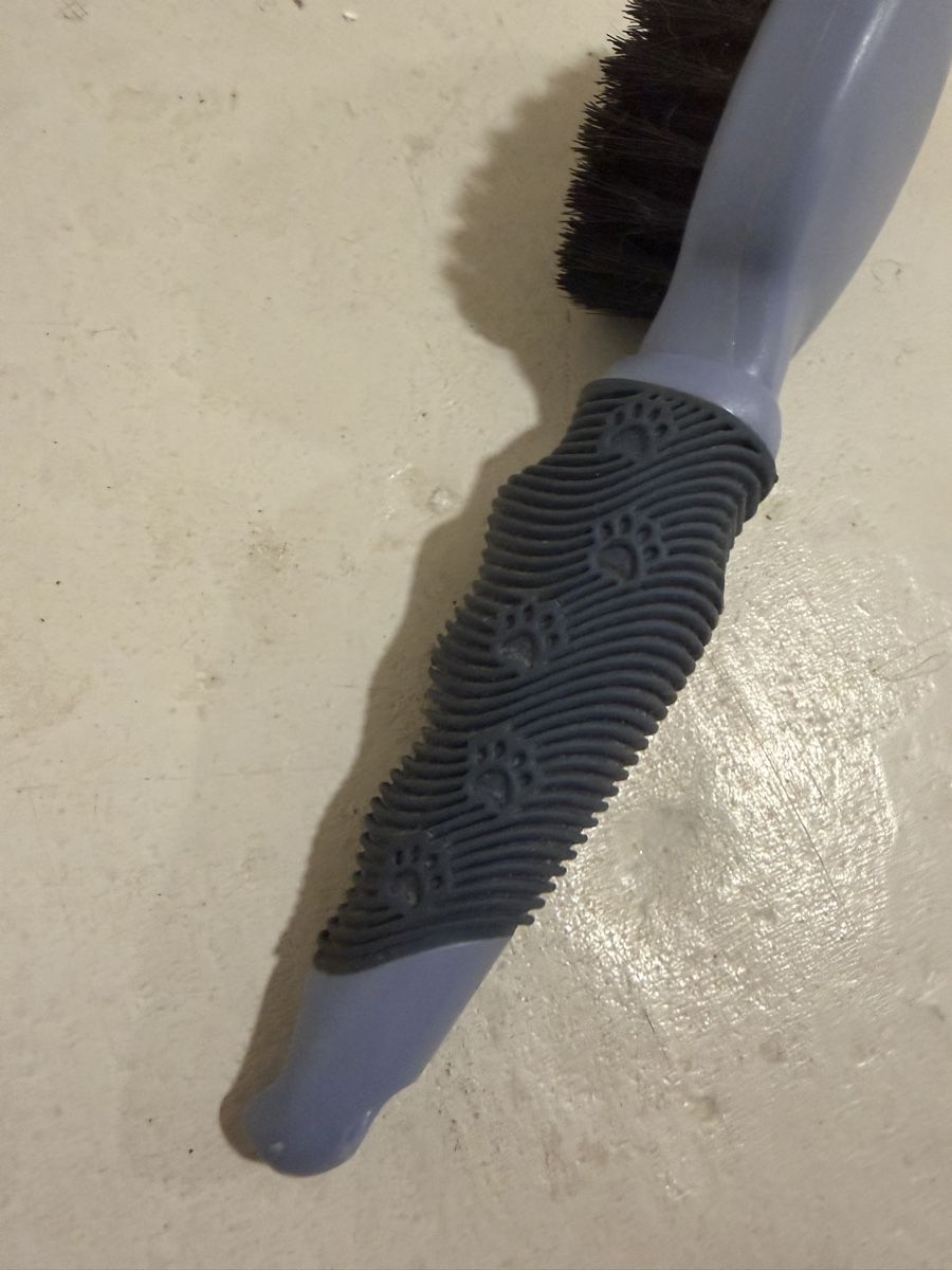 Pflegeprodukte & Putzartikel: Brosse de toilettage chien / chat – Gebraucht aus Porrentruy von Aussie25 2