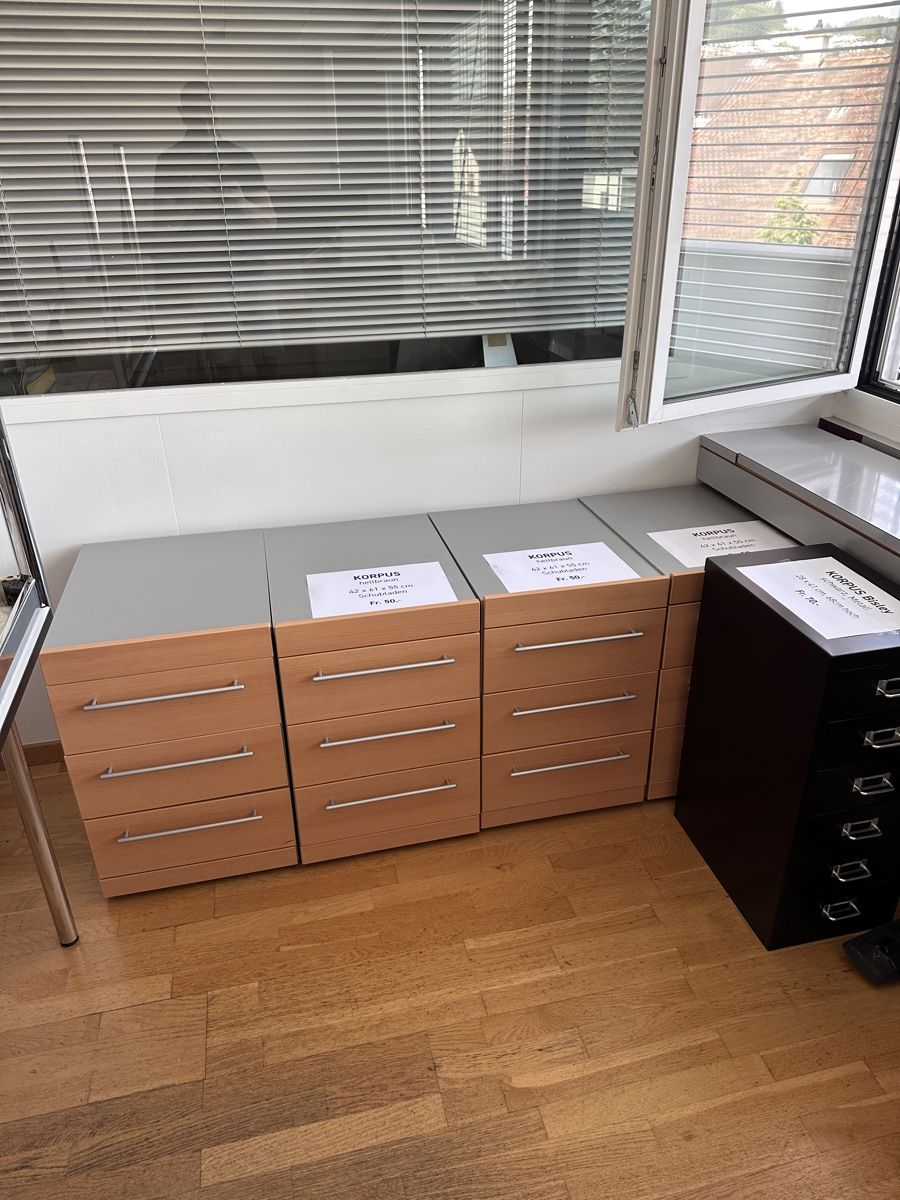 Banconi: Rollcontainer hellbraun 42x61x55 cm guter Zustand – Usato da Luzern venduto da AK64 2