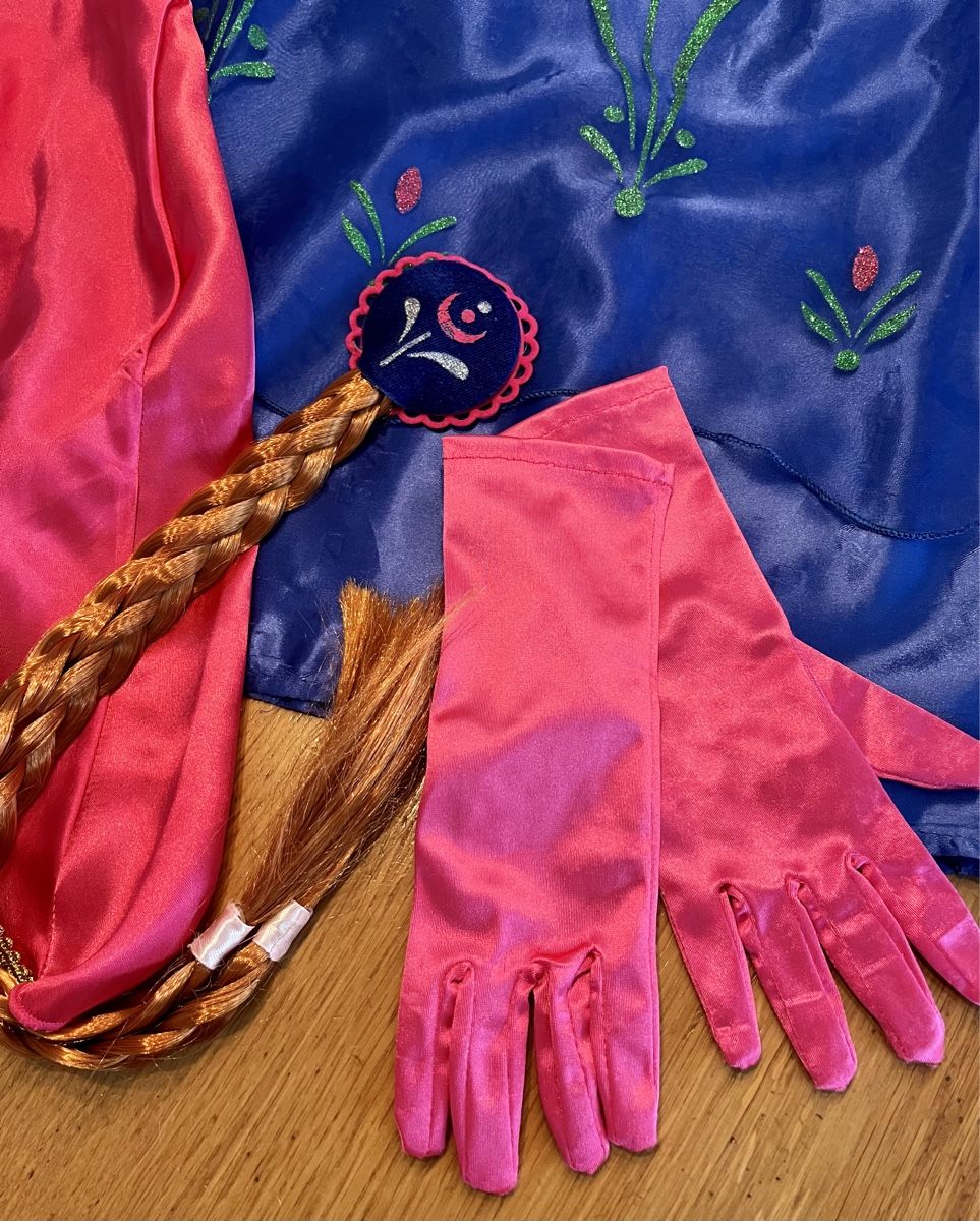 Costumi: Kostüm mit Mantel, Handschuhen & Haarzöpfen 120 – Usato da Zürich venduto da asocaciu 4