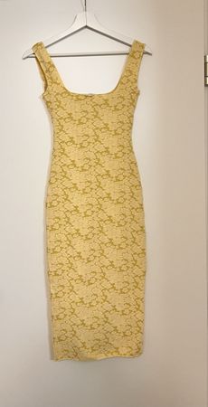 Kleid Zara Blumenmuster Gelb Grösse S neuwertig