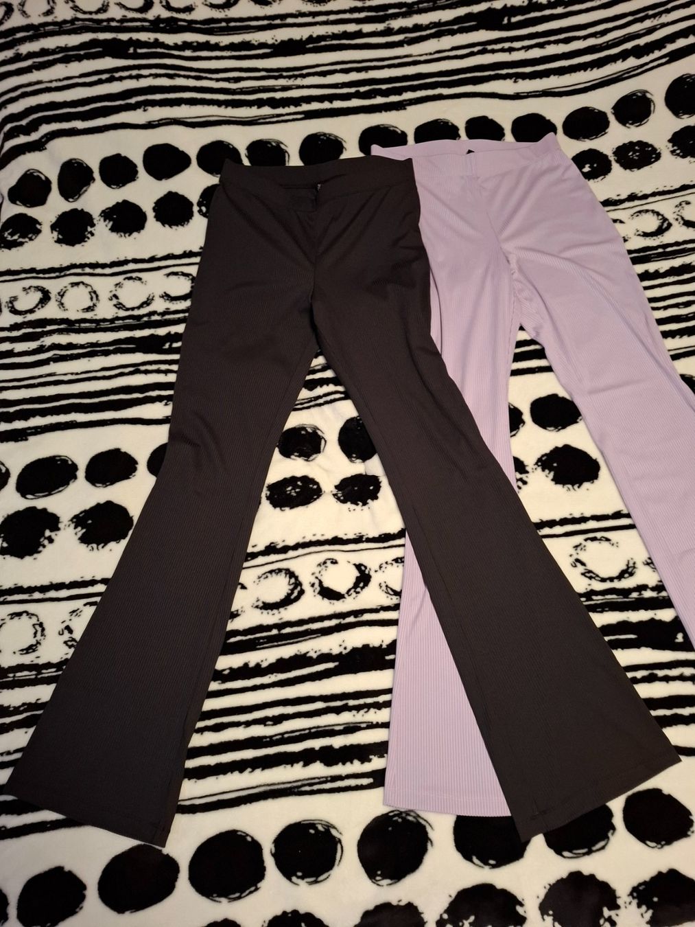 H&M Pantalons: 2x Gerippte leichte Hosen gr.M – Neuf (Voir description) à Oberurnen par rotty80 2