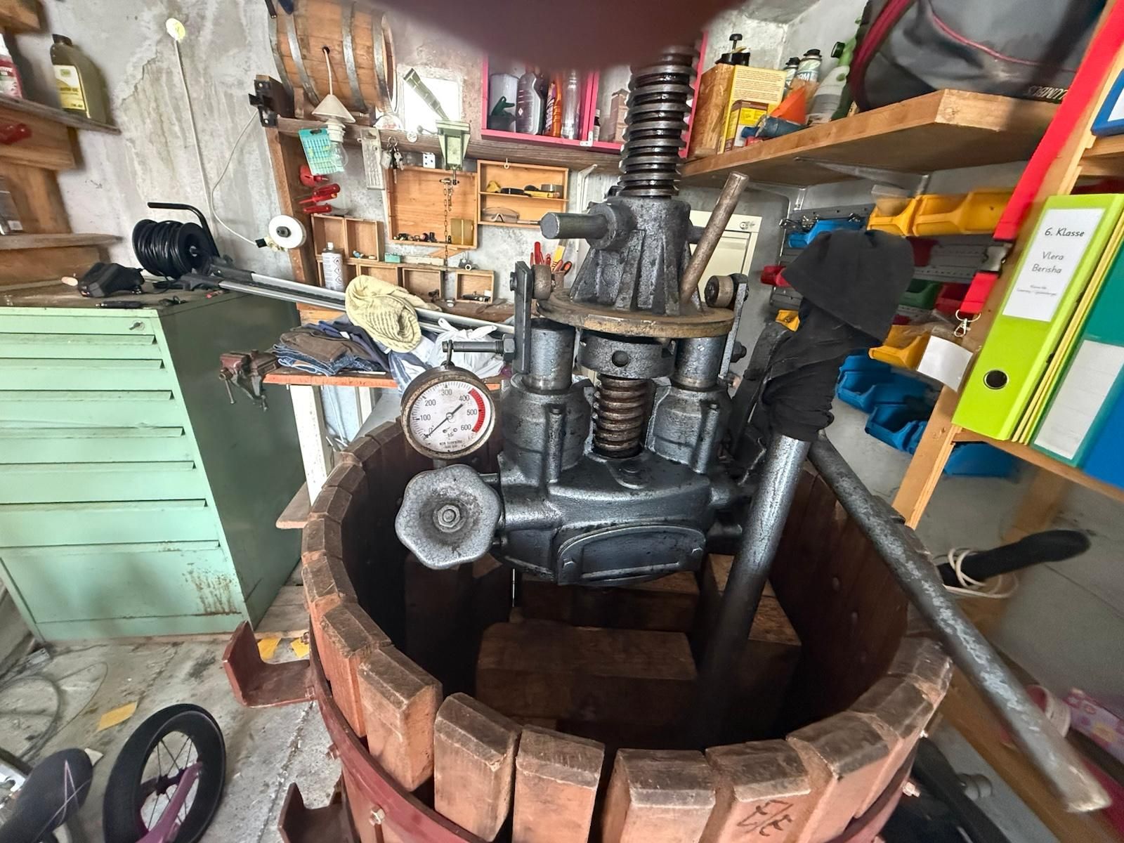 Alle Maschinen: Weinpresse aus Holz – Gebraucht aus Selzach von begi007 1