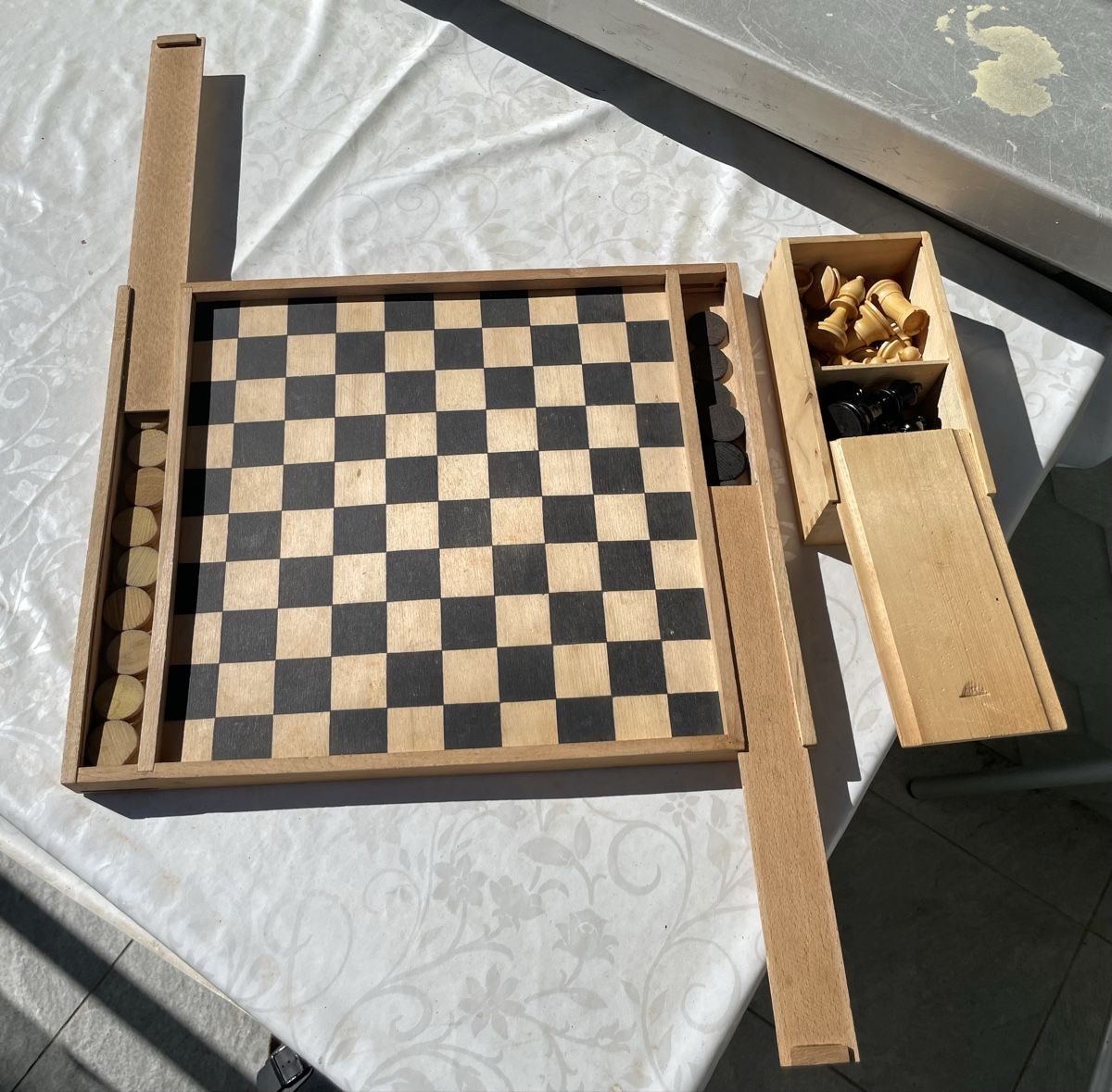 Jeux: Jeu d’échecs et de dames  – D'occasion à Biel/Bienne par Galaq 3