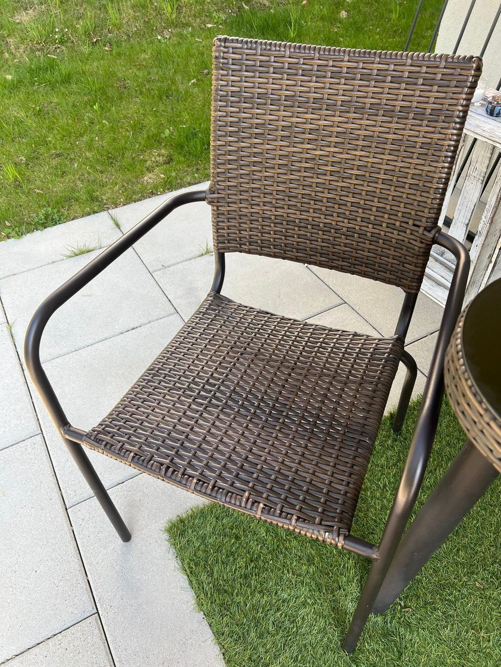 Set de table et chaises: Tisch Gartentisch mit 4 Stühle – D'occasion à Grenchen par Andreeandr 3