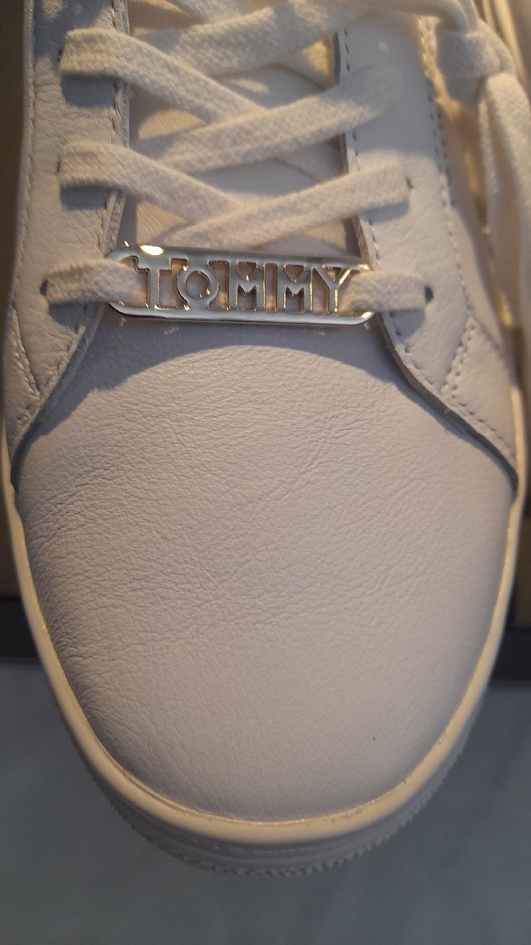 Tommy Hilfiger Scarpe da uomo: Tommy Hilfiger, baskets blanches, Taille 39, Neuves! – Nuovo e nell'imballaggio originale da st.gallen venduto da The_Rag_Picker. 5