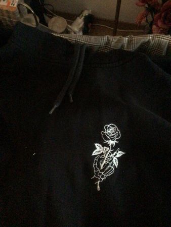 schwarzer Kapuzenpullover in Gr.M/L