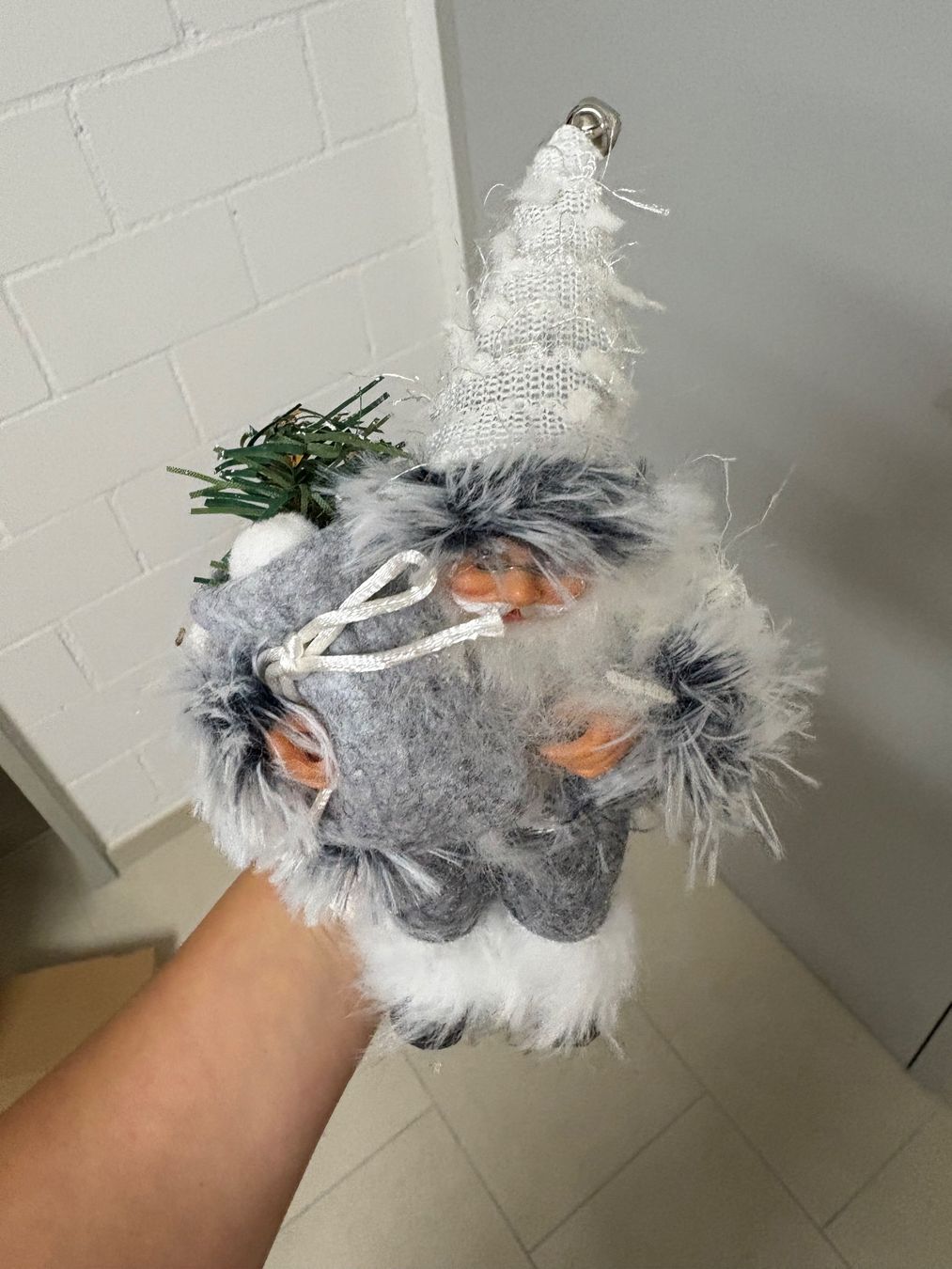 Statuette: Weihnachtsmann Figur mit Stuhl – Usato da Basel venduto da Tierschutz-Flohmi 3