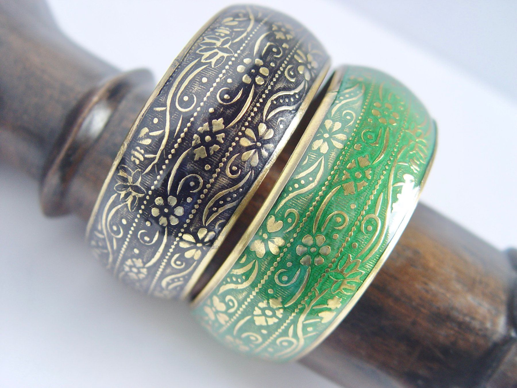 Bracciali & Braccialetti: Zwei sommerliche Armreifen aus Messing – Usato da Henggart venduto da gernli