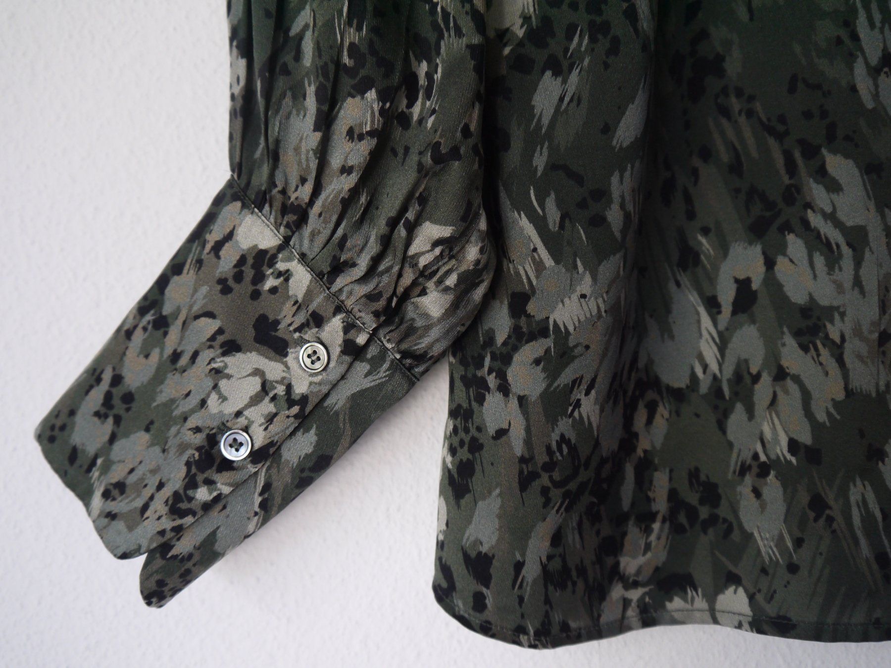 Dea Kudibal Camicette: DEA KUDIBAL Bluse aus Seide Gr.XS – Usato da Hagendorn venduto da Blaf 1