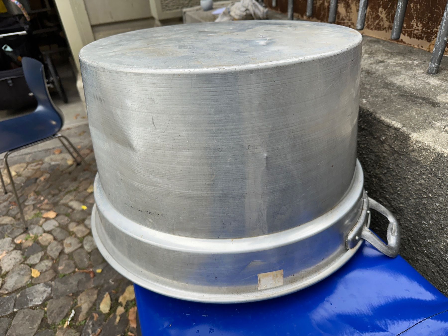 Pentole: Metalltopf ca. 75Liter !  Alukessel Gartengefäss – Usato da Zürich venduto da atlantis77 6