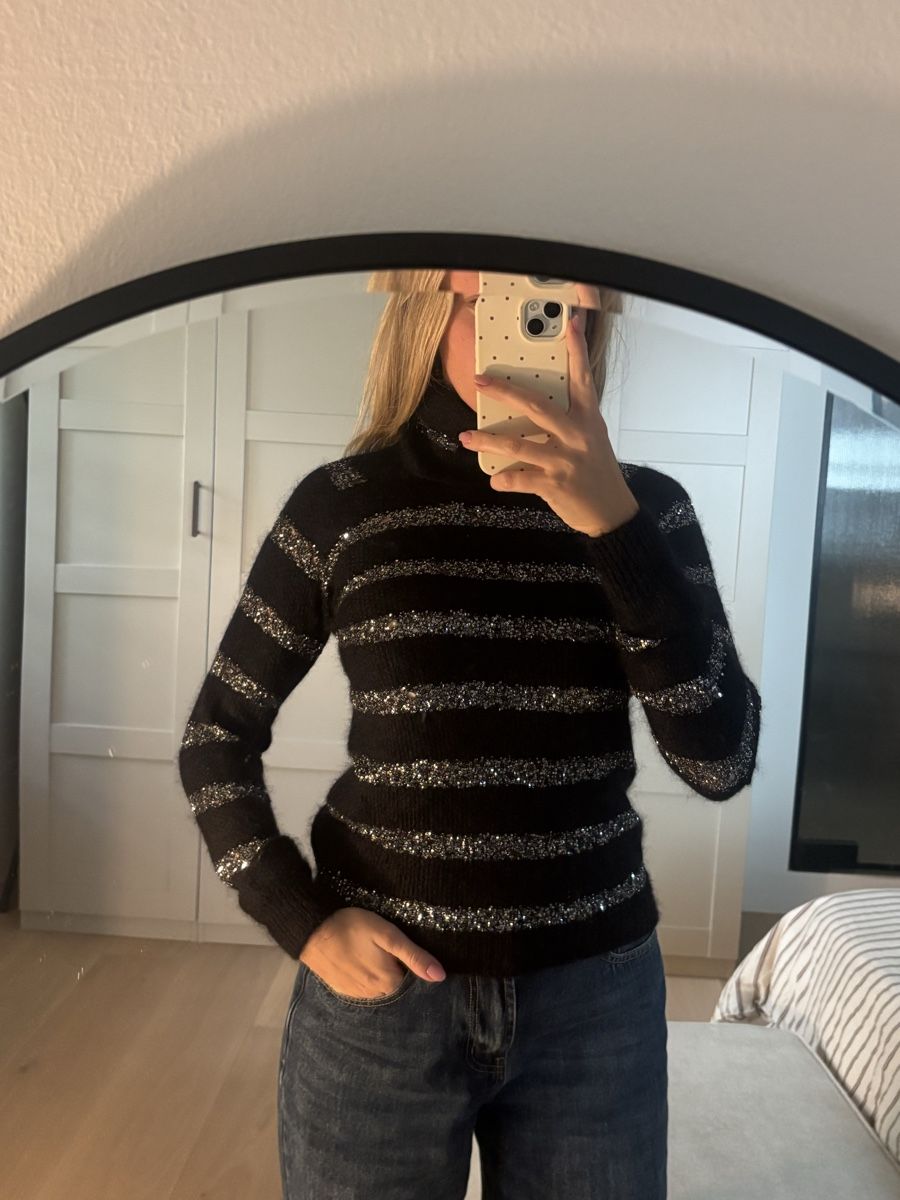 Saint Laurent Pullover & Sweatshirts: Pullover Saint Laurent schwarz mit Pailletten – Gebraucht aus Zürich von Summy97