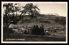 Appenzell, Ortsansicht mit Säntiskette