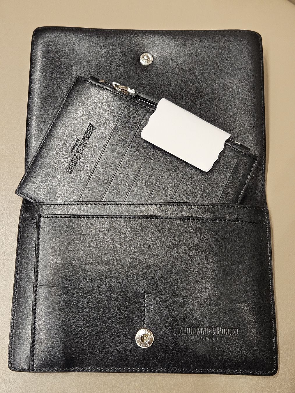 Altro in  Abbigliamento & Accessori: Audemars Piguet Reiseetui – Nuovo e nell'imballaggio originale da Kilchberg ZH venduto da MMS80 2