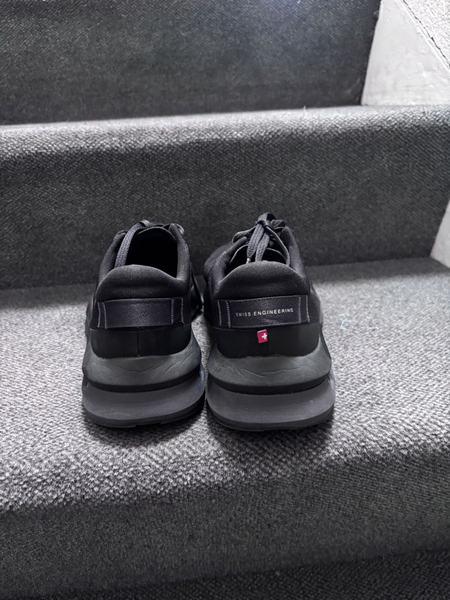 On Damenschuhe: On running - Cloudzone – Gebraucht aus Zürich von Hanna-Hadorn 3