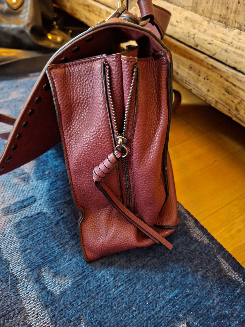 Sacs femmes: Weinrote Kunstledertasche – D'occasion à Effretikon par bartlizart 2