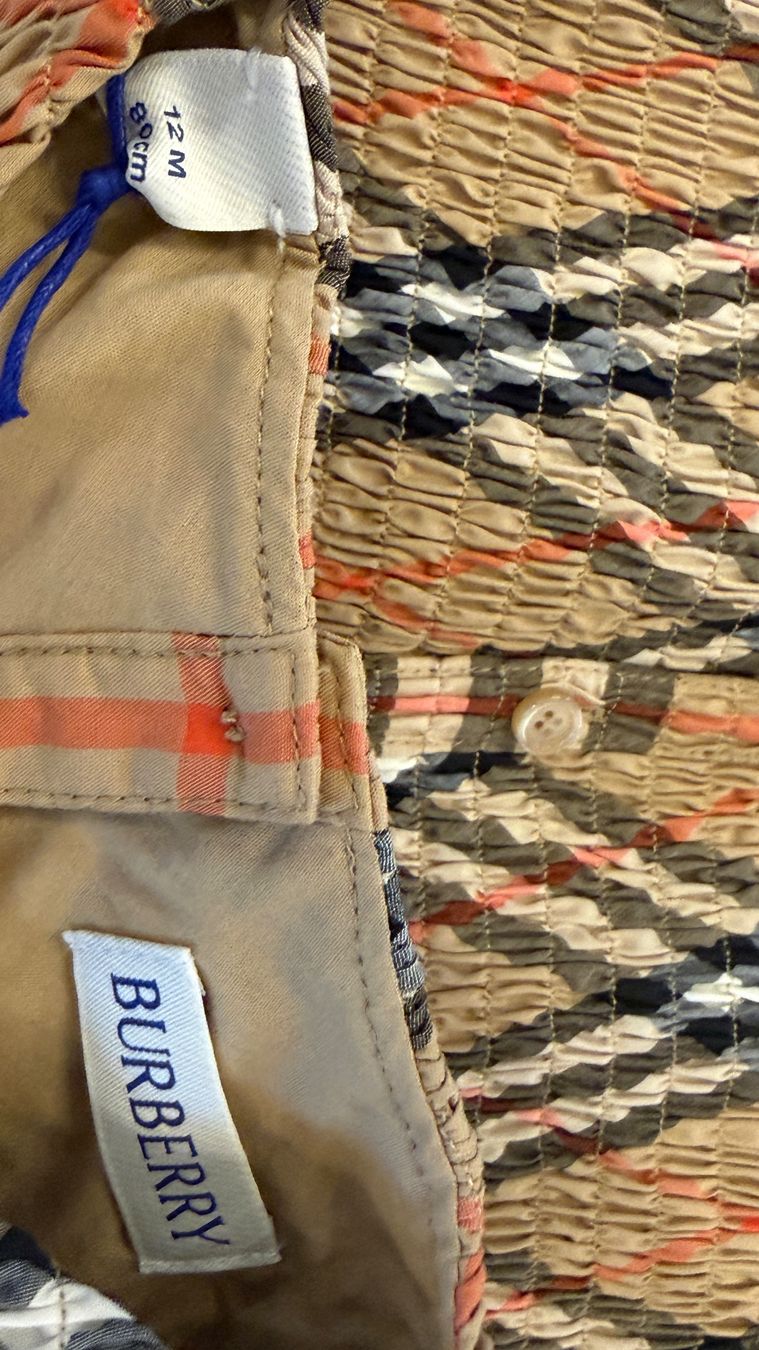 Burberry Camicette, T-shirt & Top: Burberry Kinder Bluse, Grösse 12M, kariert – Nuovo e nell'imballaggio originale da Lachen SZ venduto da HelvetiaLuxury 3
