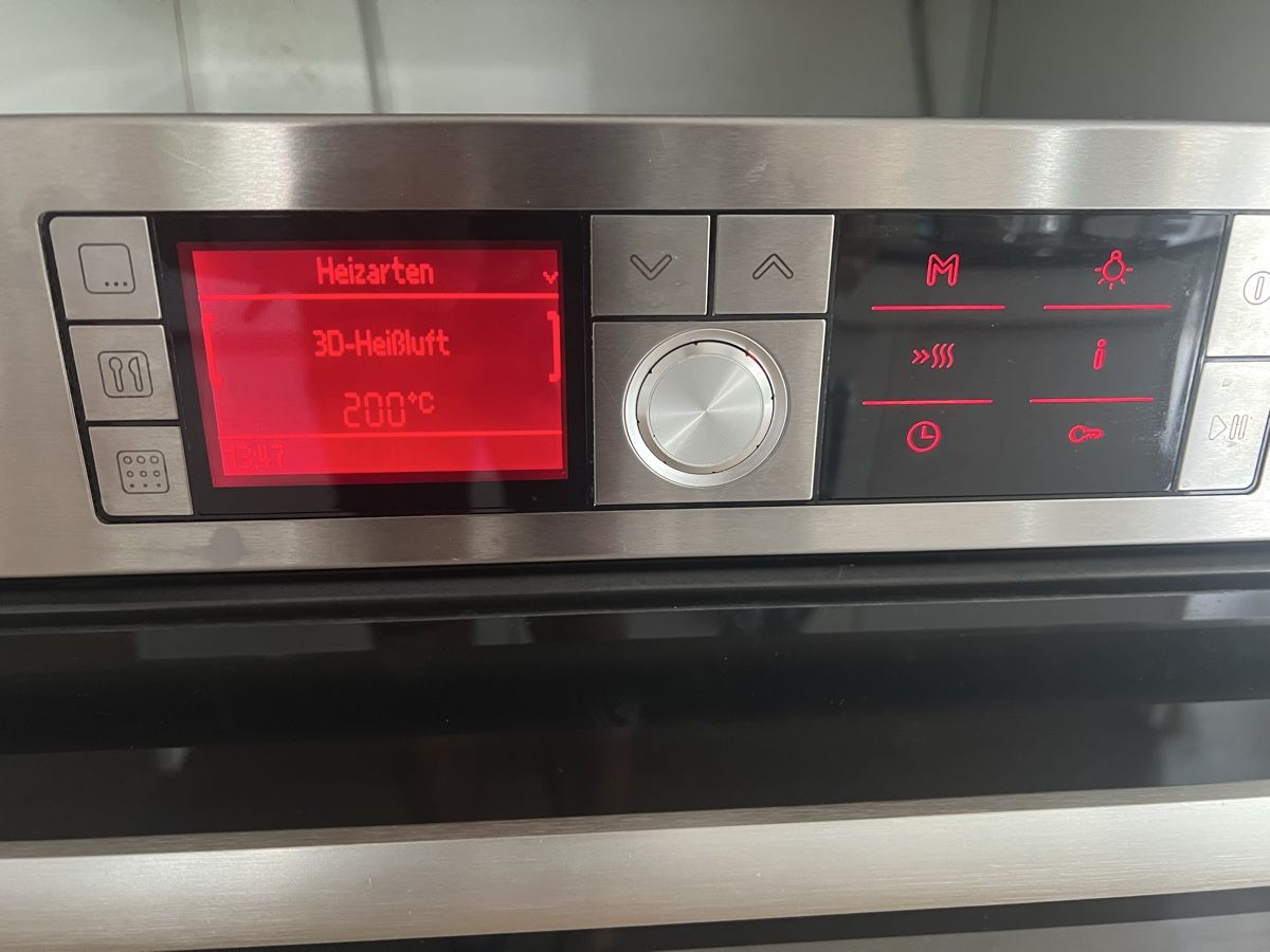 Bosch Forni: Bosch Einbaubackofen mit Mikrowelle – Usato da Zuchwil venduto da Tommy6 5