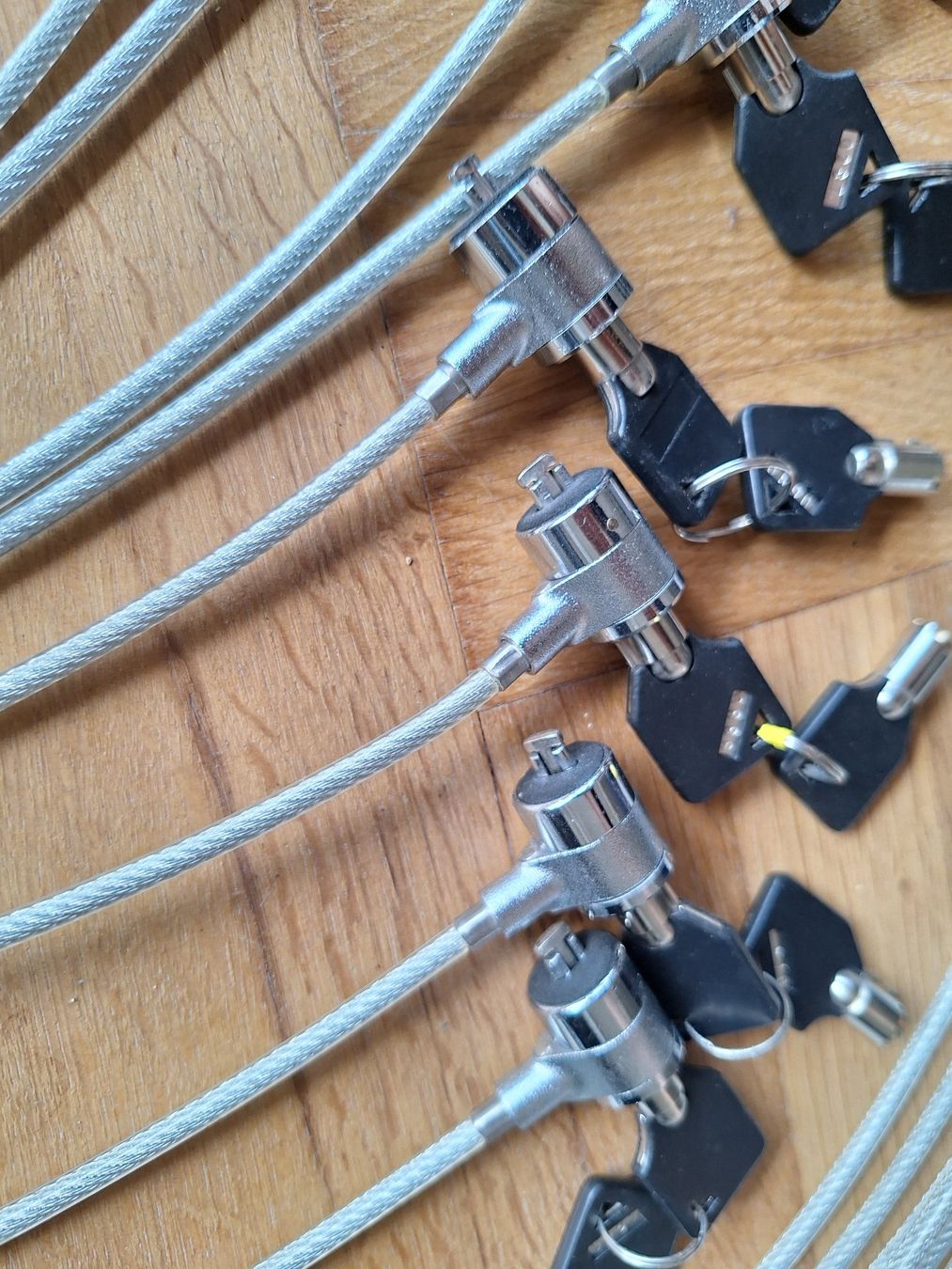 Kabel: Lot de 8 câbles de sécurité pour ordinateur portable – Neu (gemäss Beschreibung) aus Chêne-Bougeries von xchrysalide 3
