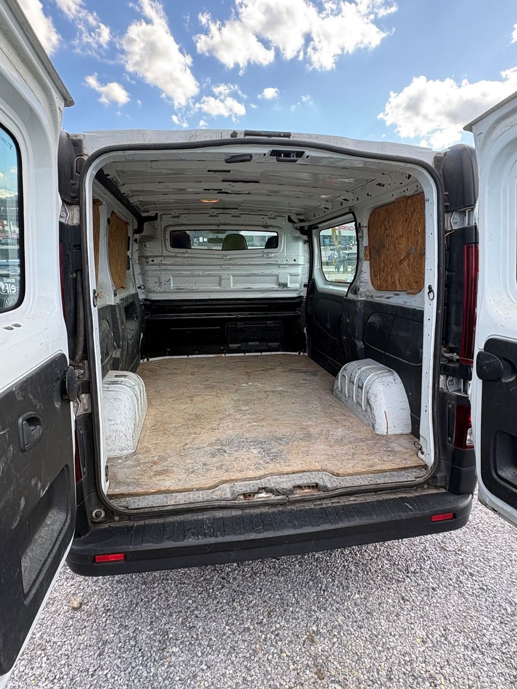 Renault Veicoli commerciali: Renault Trafic dci 90 (MO) – Usato da St. Gallen venduto da CityAuktion 3