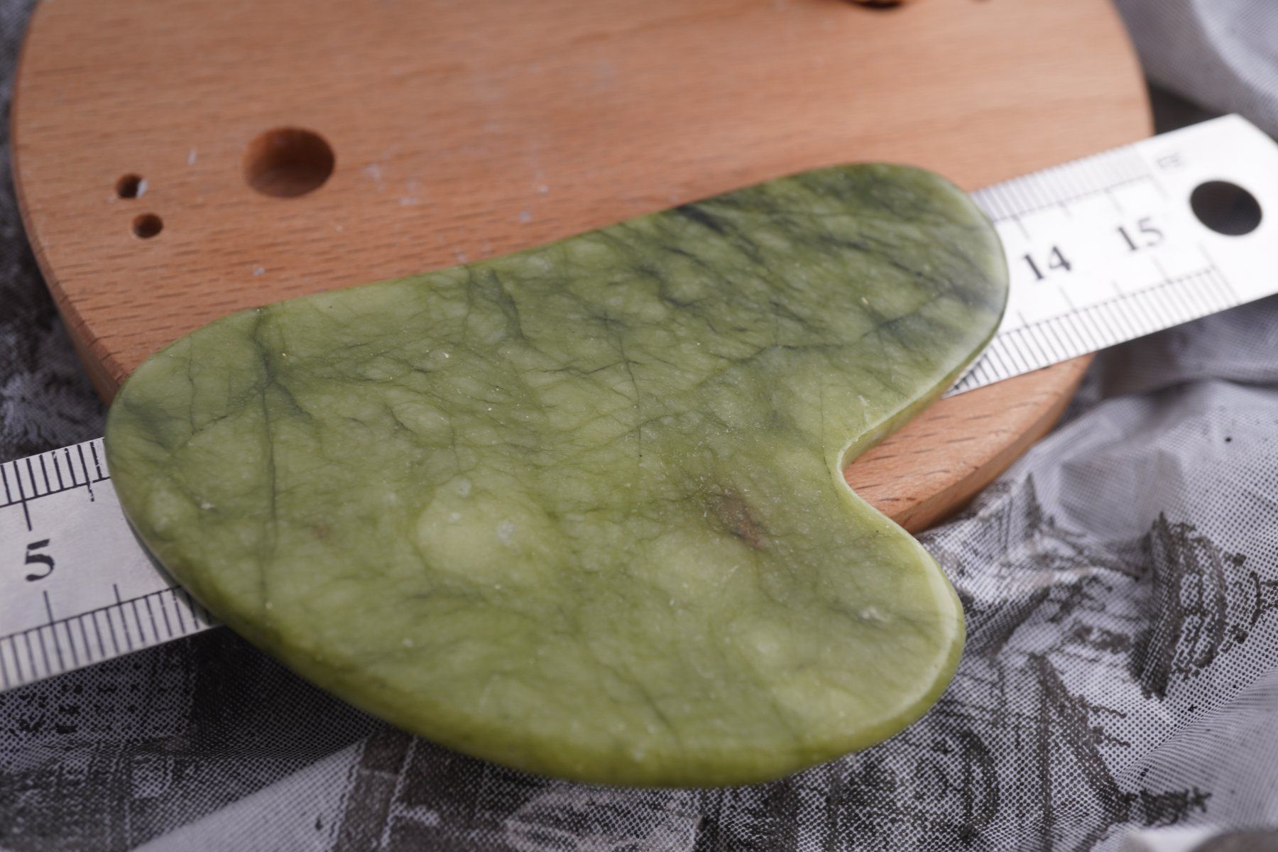 Mineralien & Heilsteine: Gua Sha Massage-Stein  Nephrit Jade   ab 1.- – Neu und originalverpackt aus Eschenbach SG von topstone 7