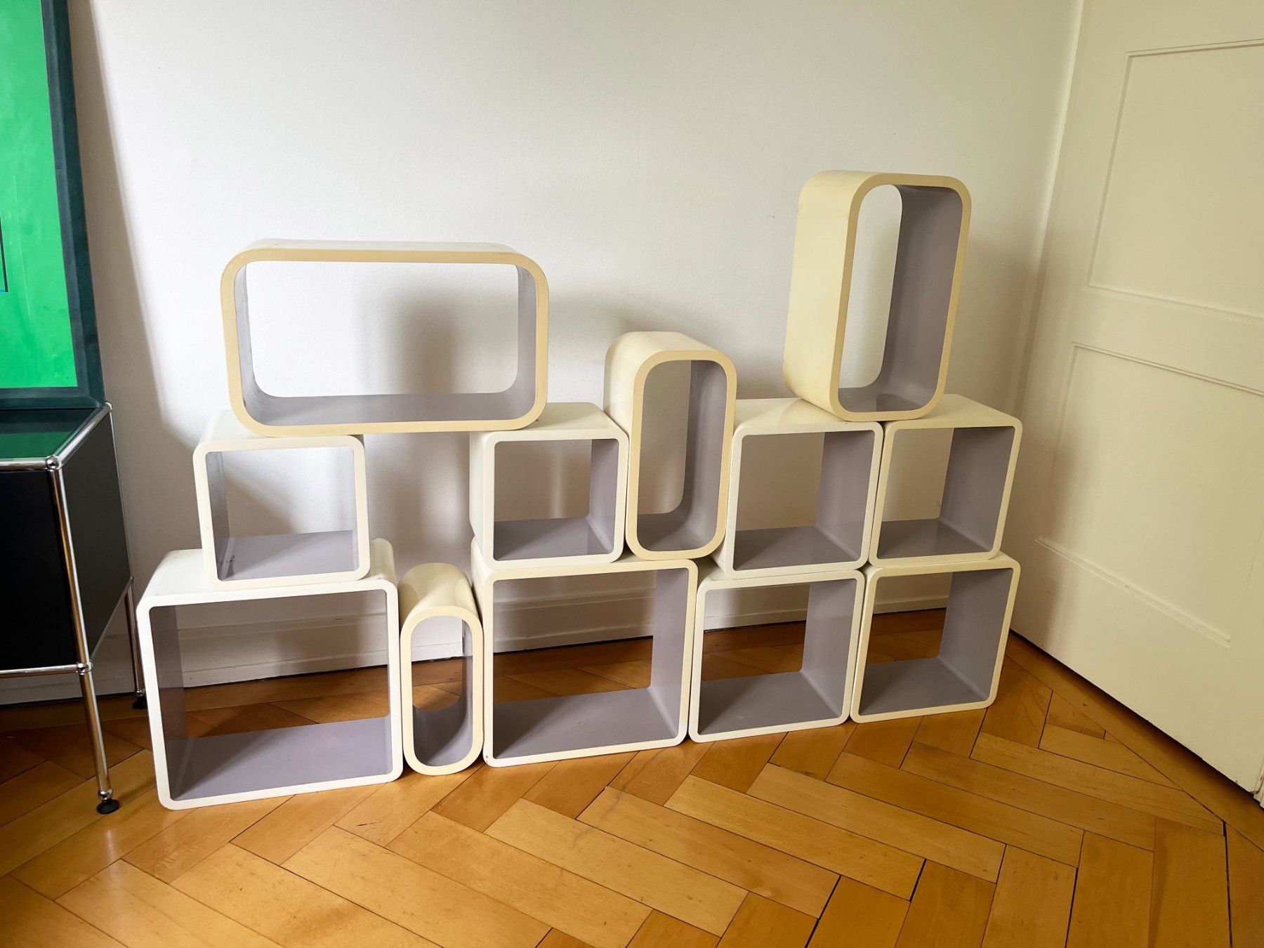 Regale: Modulares Regal im 70er Space-Age Stil – Gebraucht aus Zürich von Dimitreezer 2