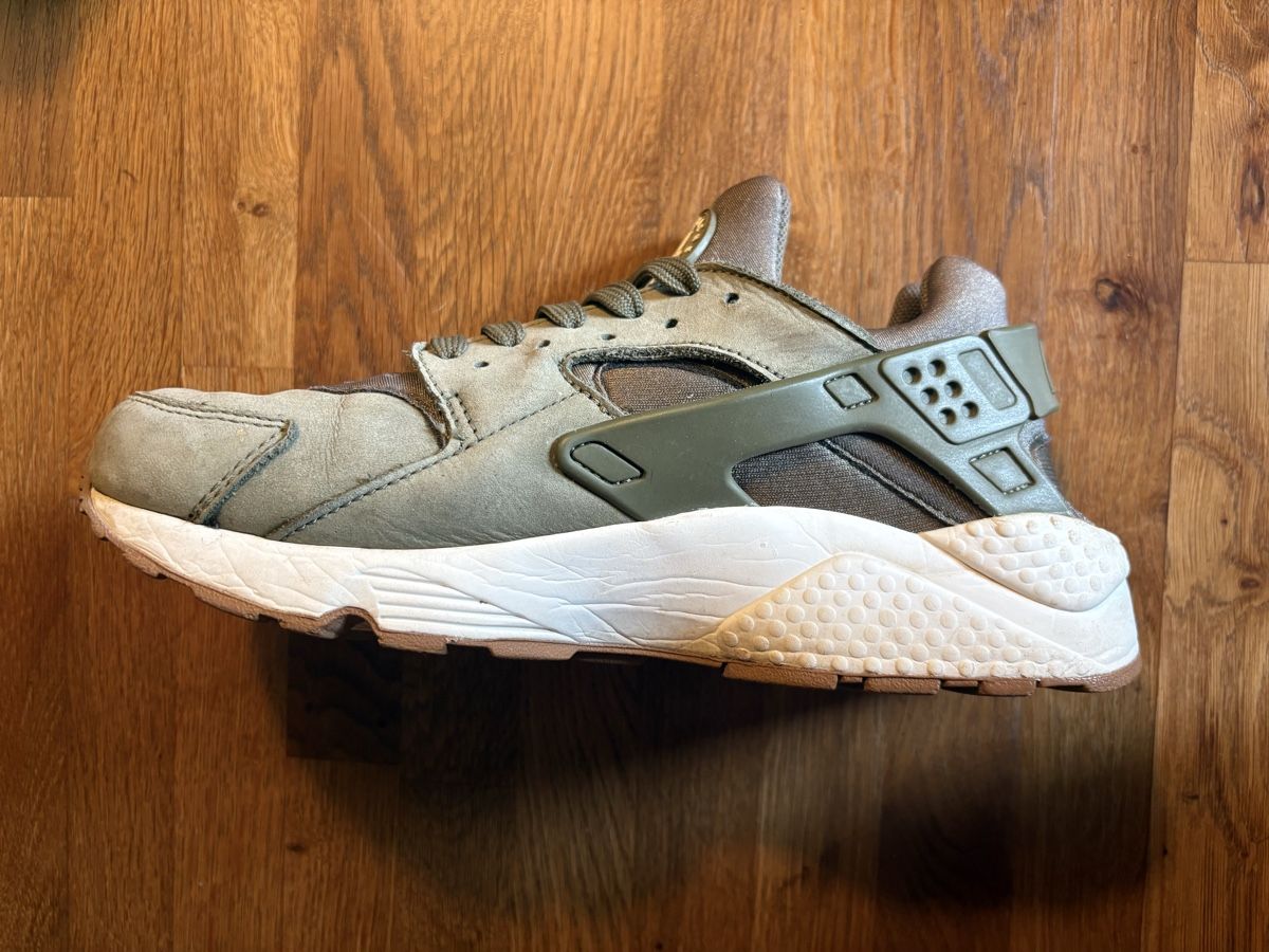 Nike Scarpe da uomo: Turnschuhe Nike Air Huarache Gr. 40 – Usato da Schwerzenbach venduto da frauminze 2