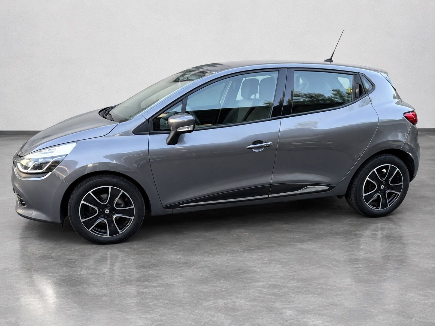 Renault Autos: RENAULT Clio 90 – Gebraucht aus Holderbank AG von CH-Holderbank 2