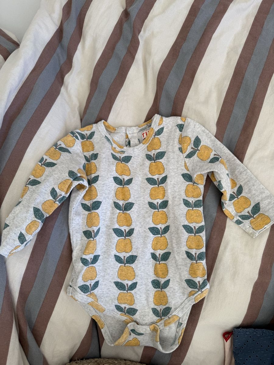 Tinycottons Vestiti & Gonne: Body Tiny Cottons 24m Birnen – Usato da Basel venduto da rara1989