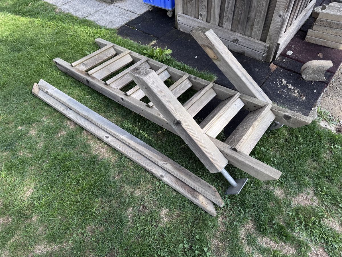 Spielhäuser: Treppe zu Spielturm – Gebraucht aus Reitnau von Fluum