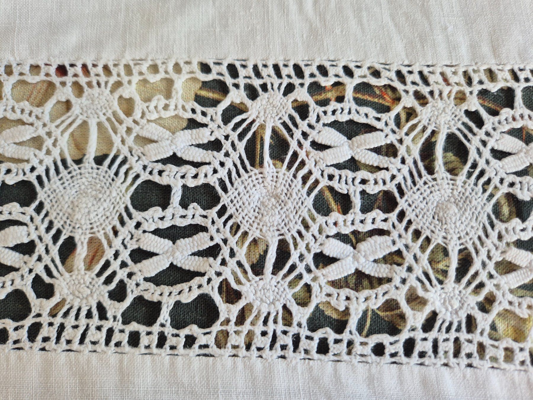 Bettwäsche: Oberleintuch weiss mit Spitze und Monogramm – Gebraucht aus Bern von aronari 4