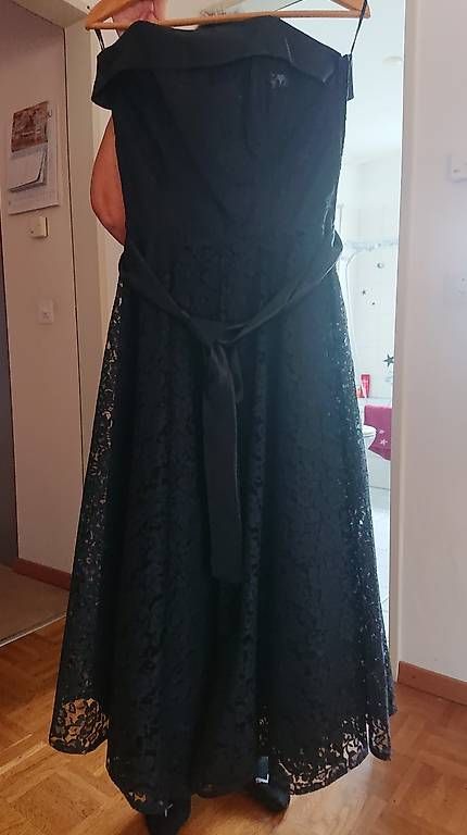Vestiti: Corsagenkleid mit Spitze in Schwarz – Usato da Marbach SG venduto da Maler35