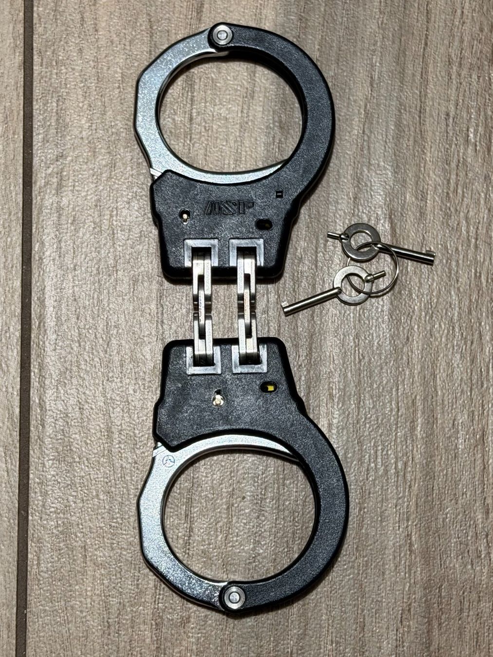 Autres événements d'entreprise et fêtes: Professionelle ASP Modell 200 Polizei Scharnier-Handschellen – D'occasion à Liestal par ElektraG