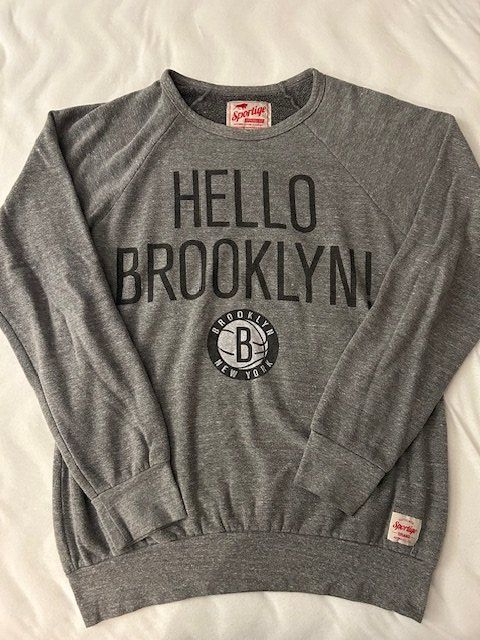 Maglioni & Felpe: Brooklyn Nets Vintage Sweatshirt Sportiqe – Usato da Flawil venduto da bridge28