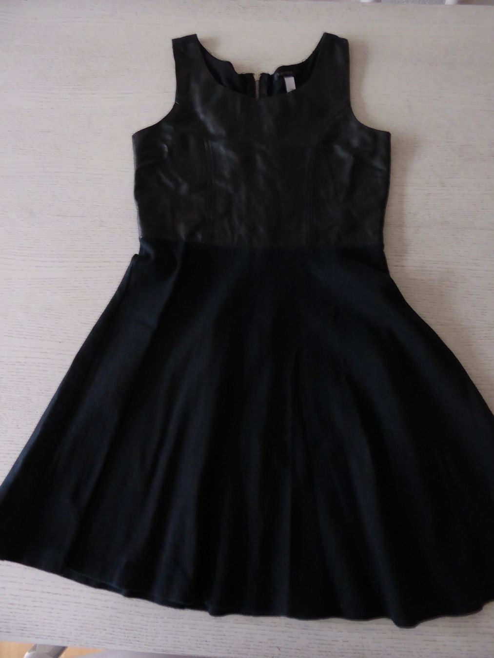 Vestiti & Gonne: Schwarzes Kleid, Gr. 140, neuwertig! – Usato da Zürich venduto da Sunflower.15