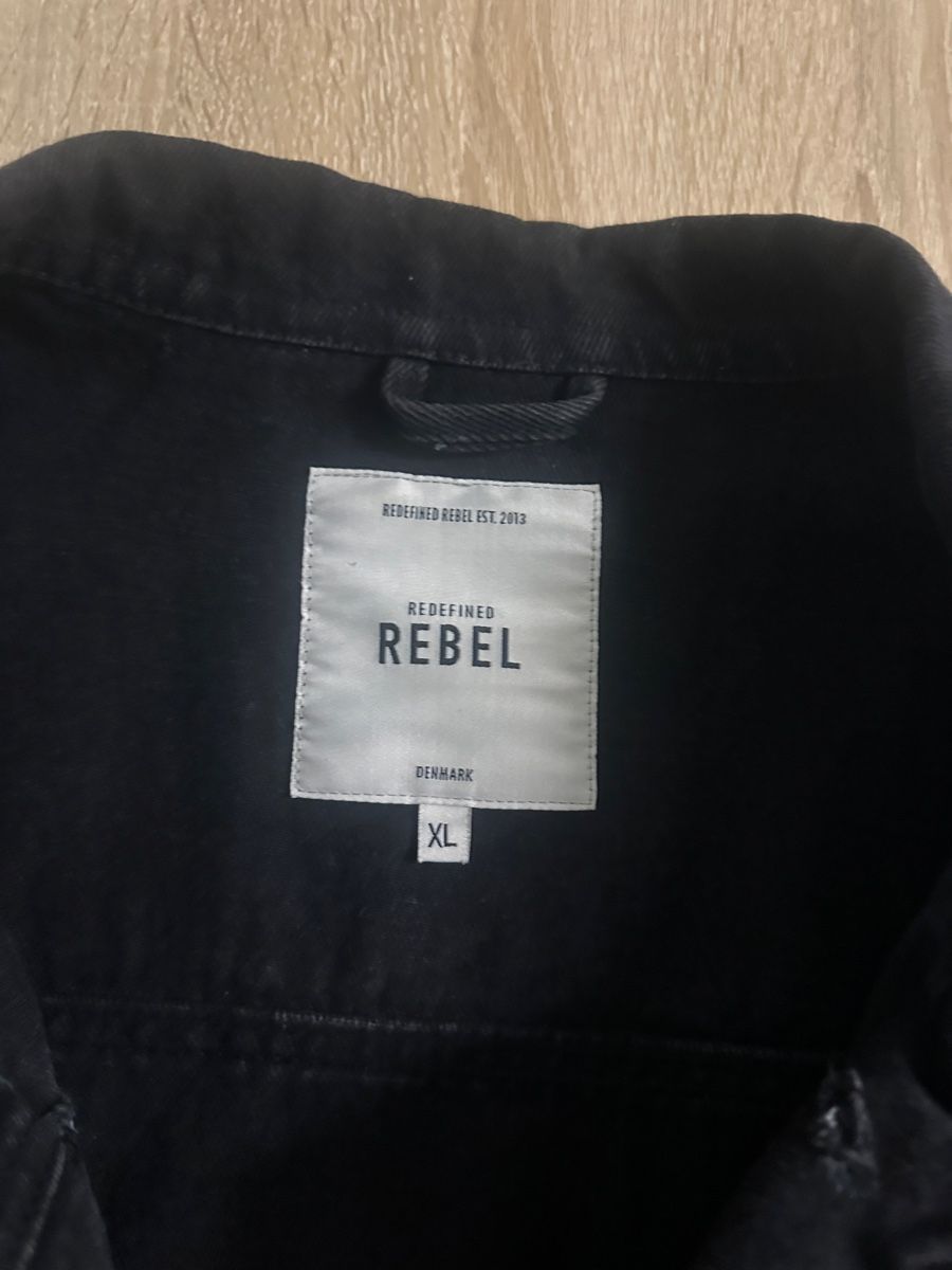 Giacche: Schwarze Jeansjacke von Redefined Rebel – Usato da Grüningen venduto da Sidik.secic 1