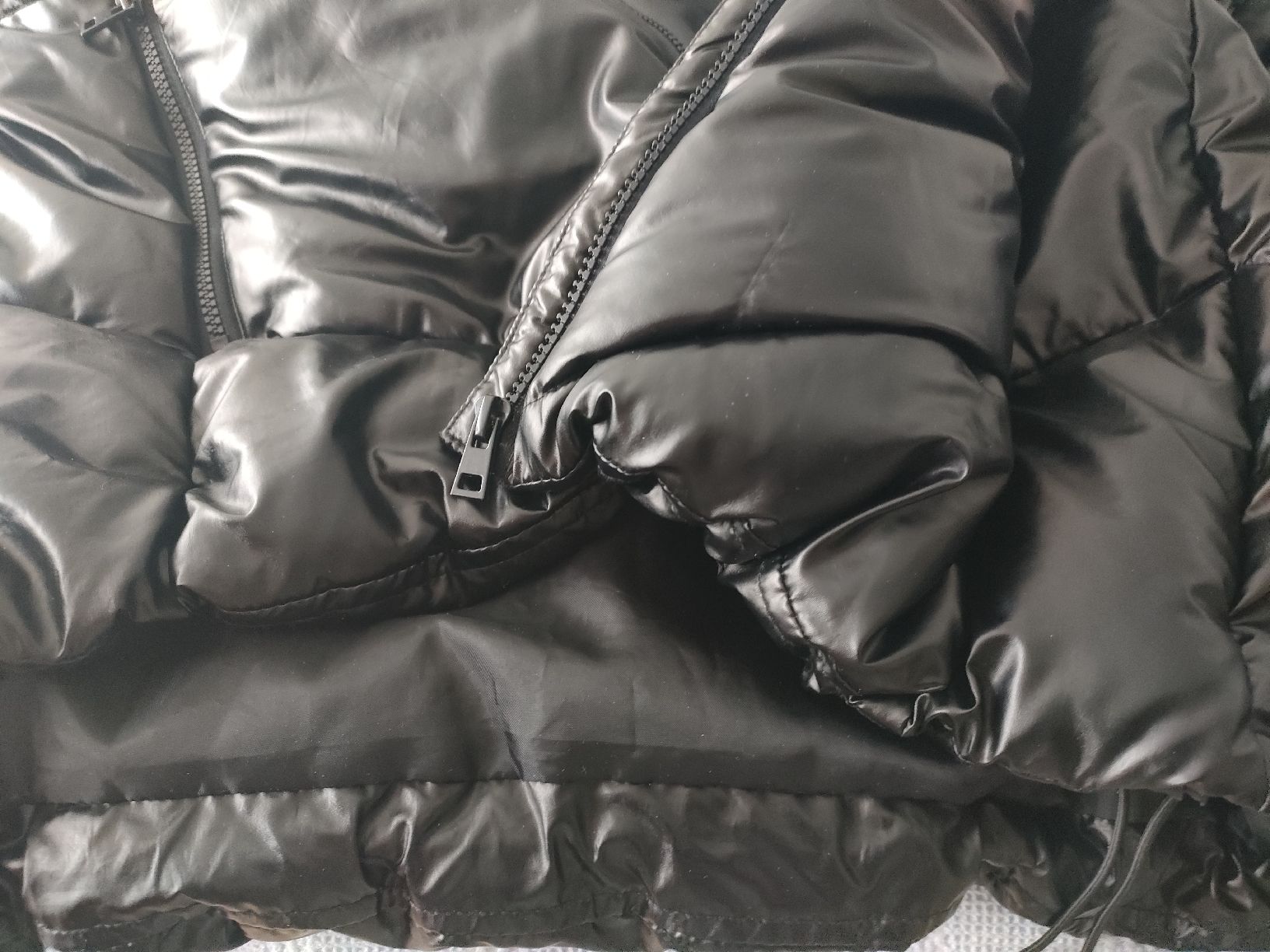 Giacche: Daunen Jacke mit Kapuze – Usato da Brugg AG venduto da Mashaba 3
